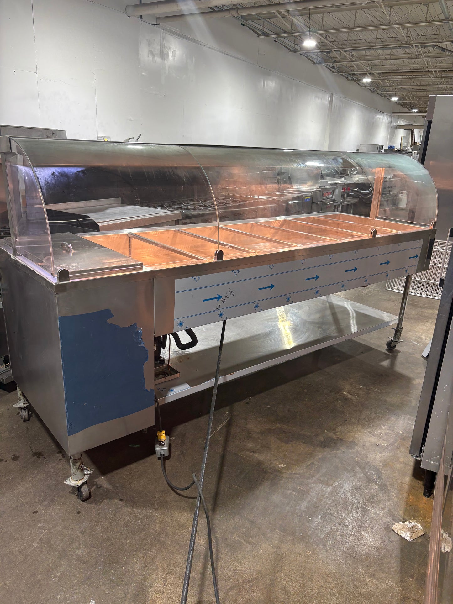 7 +1 Wells Commercial Steam Table With Curved Sneeze Guard