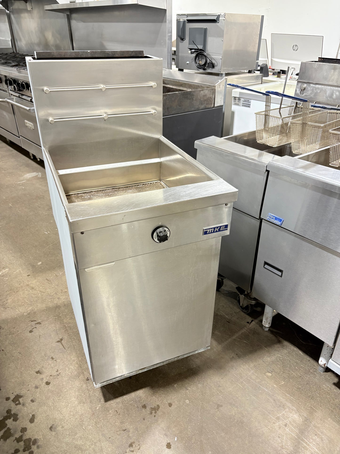 MKE FG-160-L 60 Lb Floor Natural Gas Deep Fryer