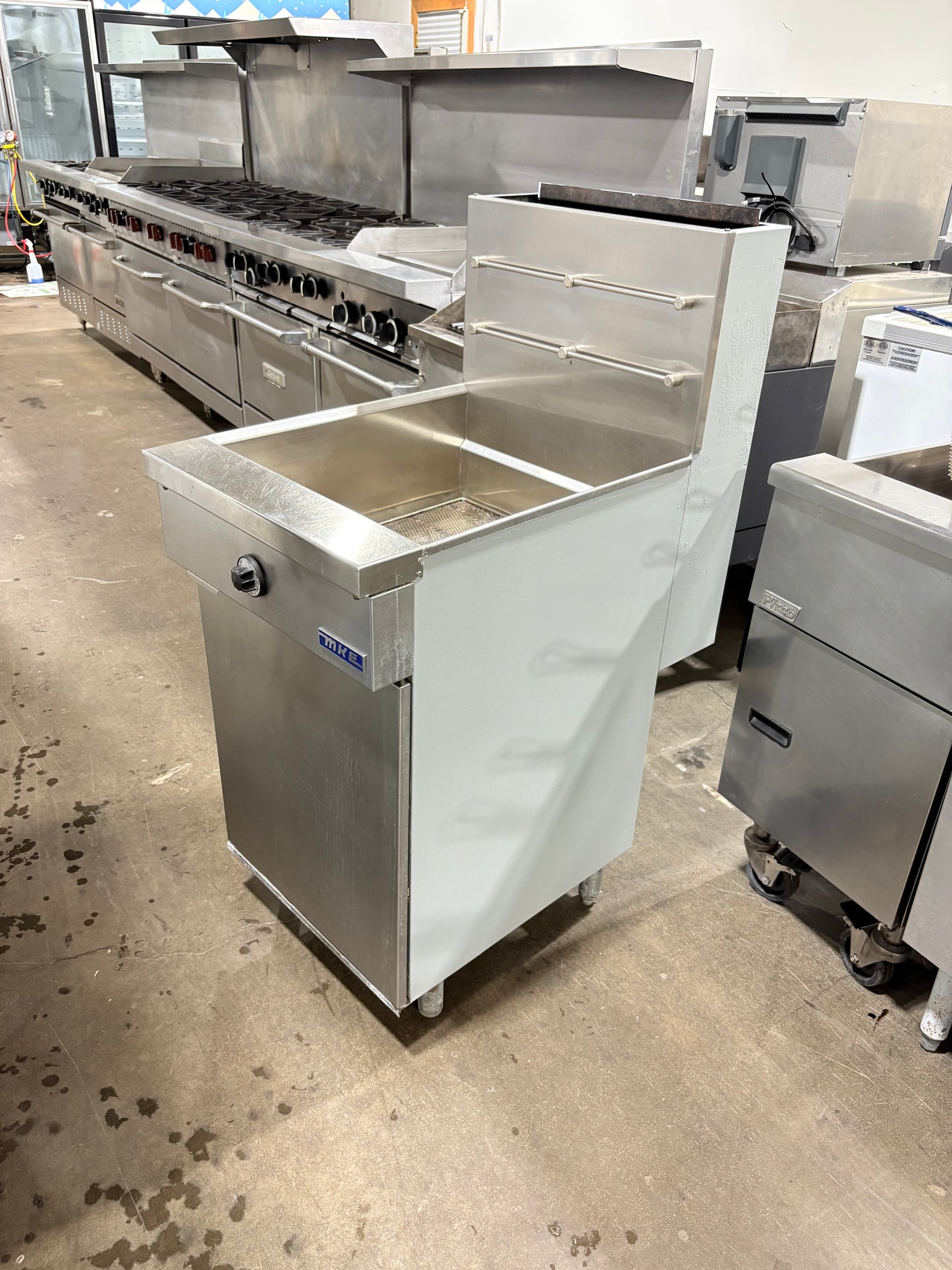 MKE FG-160-L 60 Lb Floor Natural Gas Deep Fryer