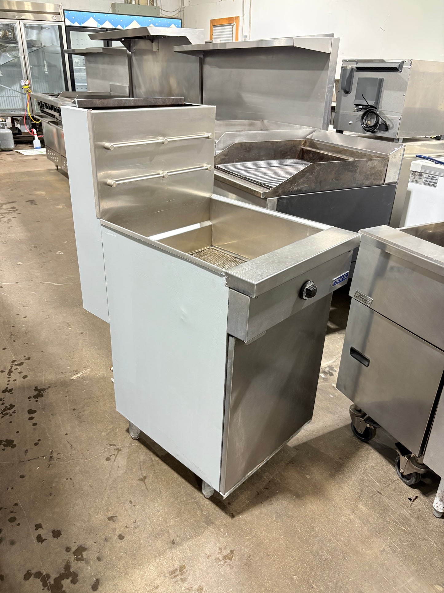 MKE FG-160-L 60 Lb Floor Natural Gas Deep Fryer