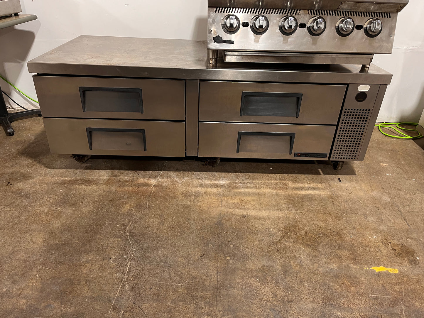 TRUE TRCB-72, 72″ 4 Drawer Refrigerated Chef Base
