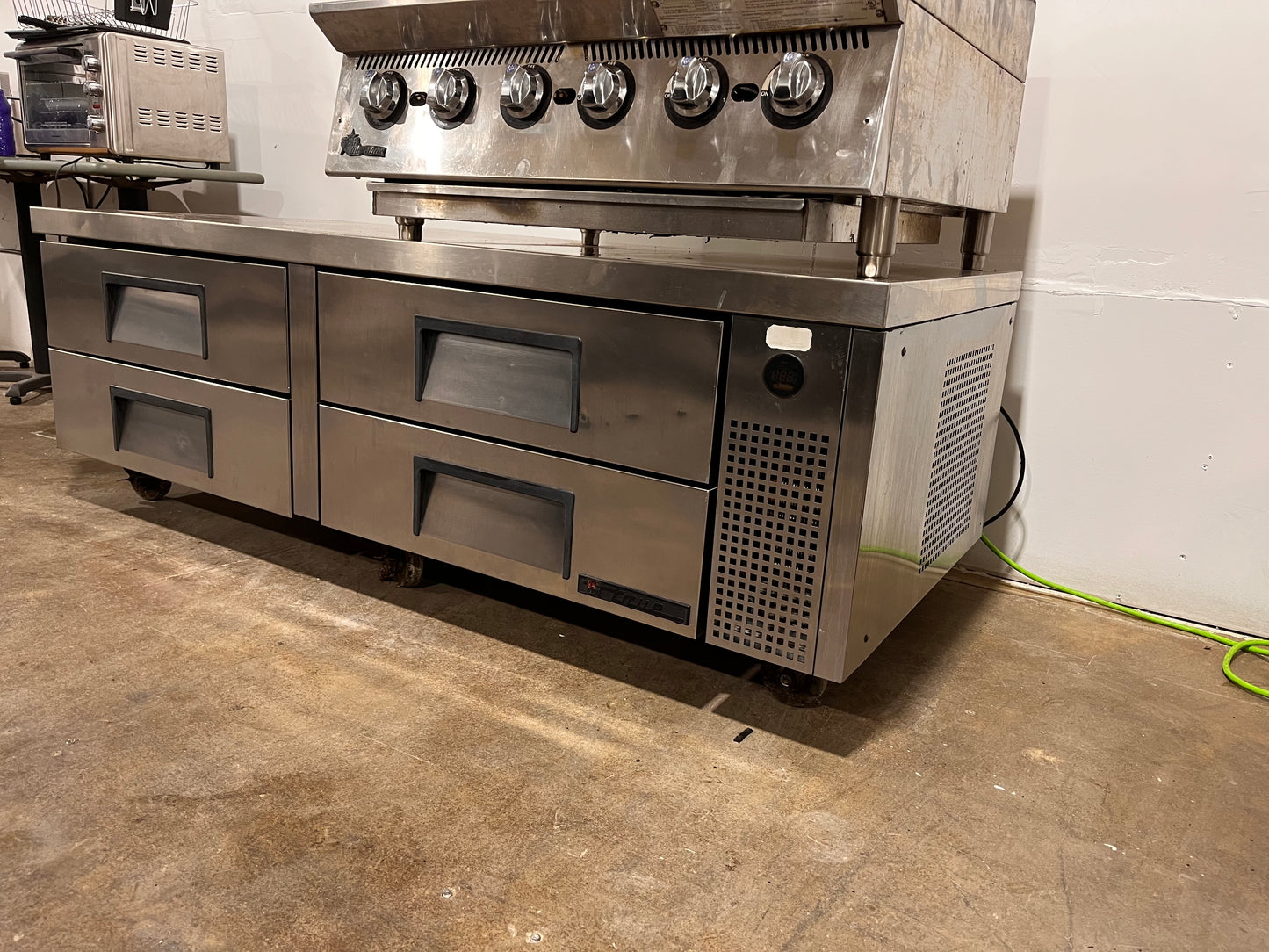 TRUE TRCB-72, 72″ 4 Drawer Refrigerated Chef Base