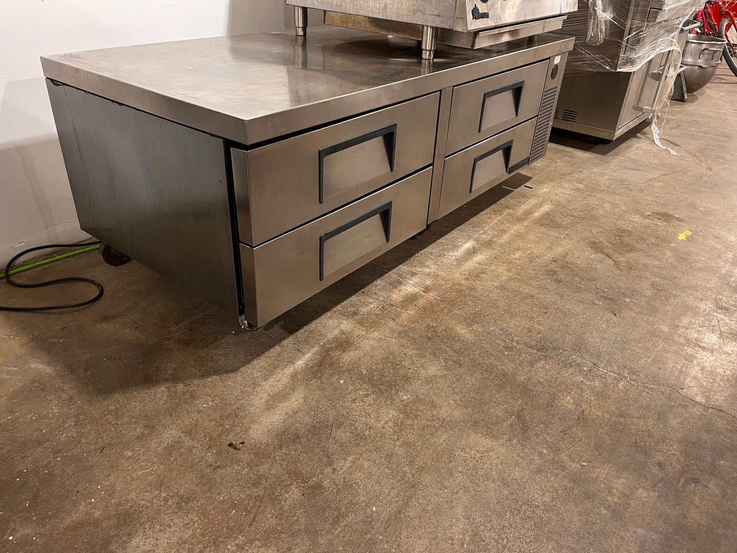 TRUE TRCB-72, 72″ 4 Drawer Refrigerated Chef Base