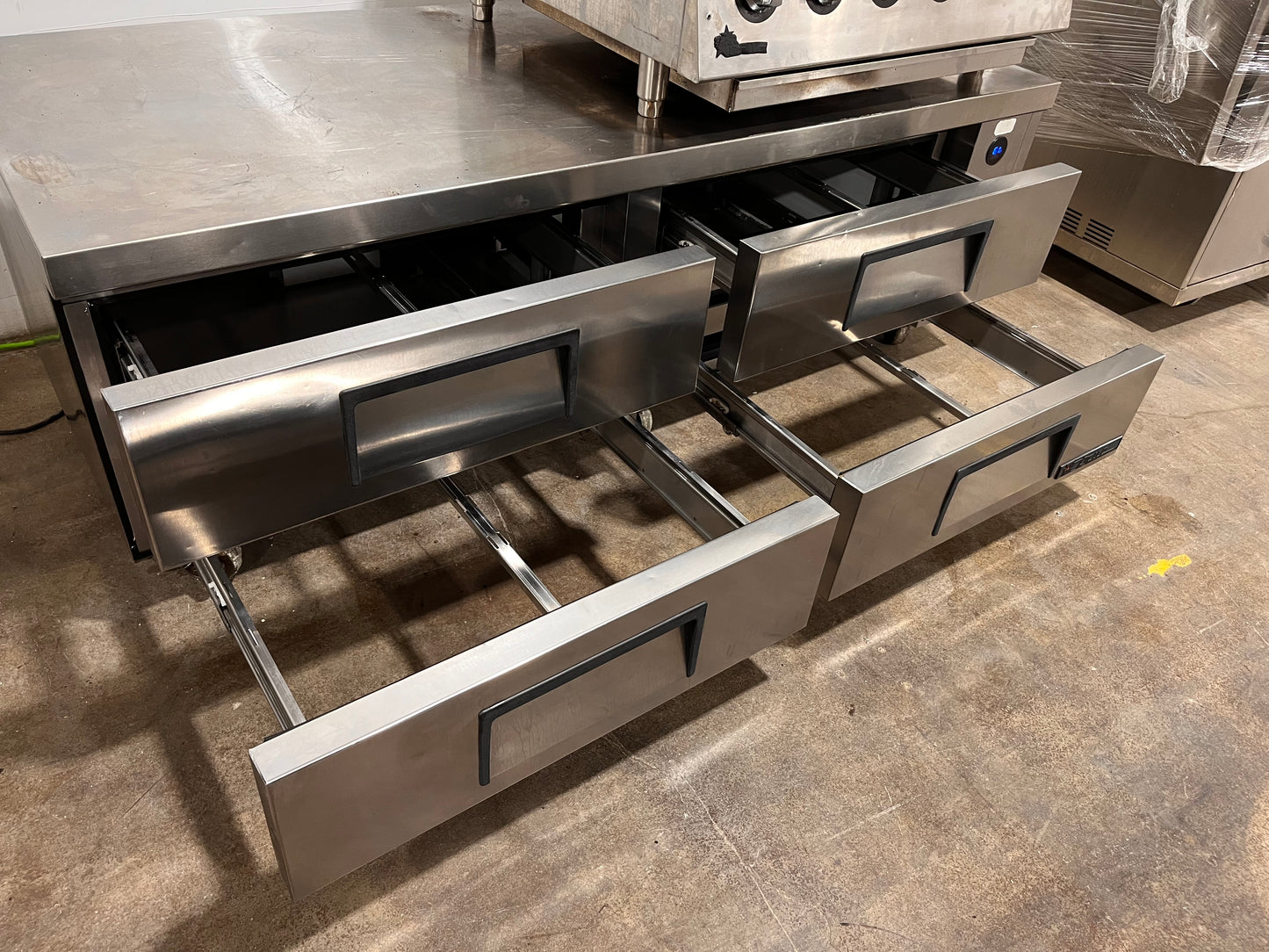 TRUE TRCB-72, 72″ 4 Drawer Refrigerated Chef Base