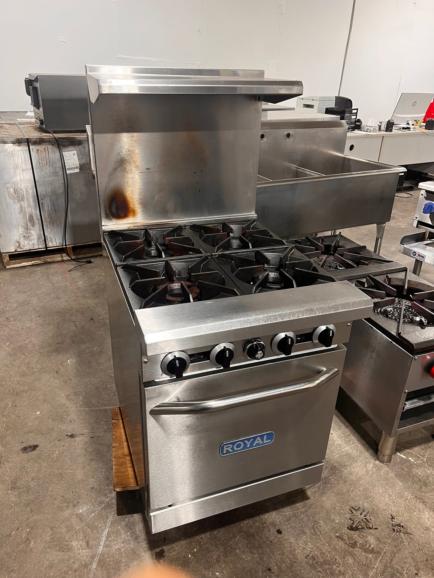 Royal RR-4 Gas 4 Burners Stove with Oven