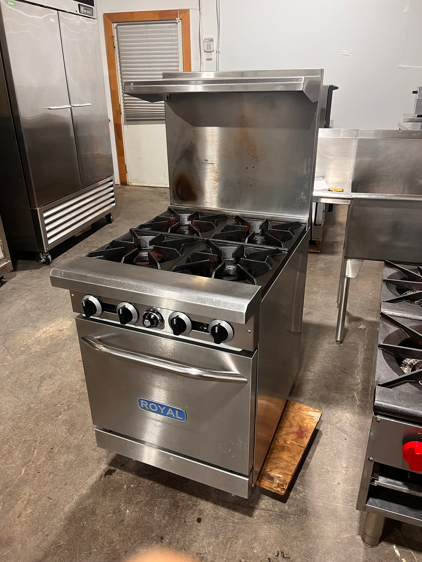 Royal RR-4 Gas 4 Burners Stove with Oven