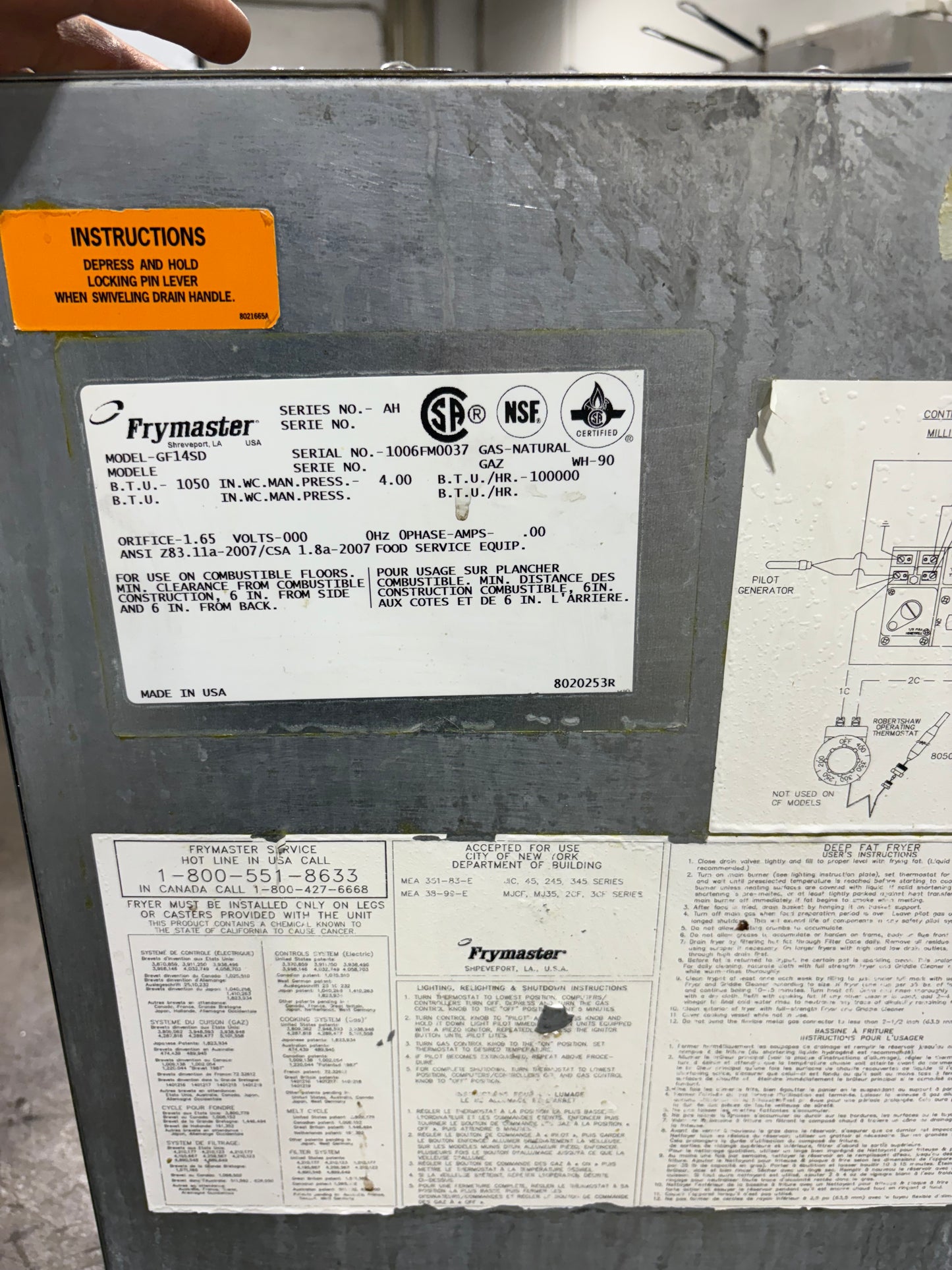 FRYMASTER GF14SD 40 Lb. Natural Gas Deep Fryer - 100,000 BTU