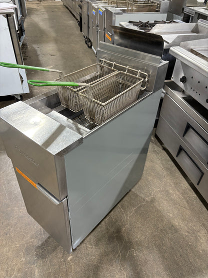 FRYMASTER GF14SD 40 Lb. Natural Gas Deep Fryer - 100,000 BTU