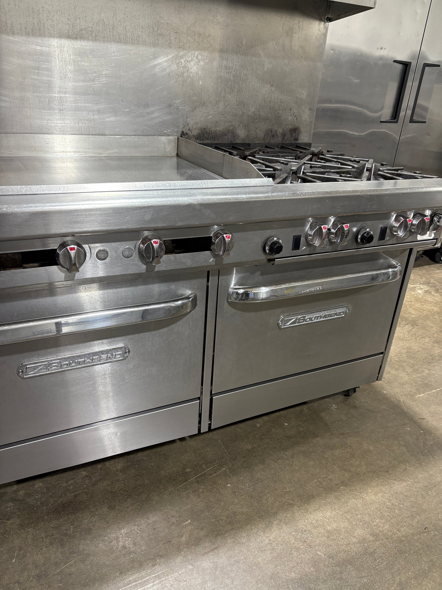 SOUTHBEND 4601DD-3GL 60" 4 Burner Gas Range Griddle x2  Ovens