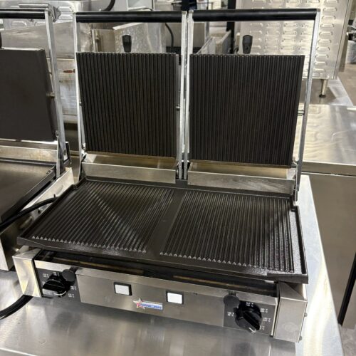 Trento Omcan PDR E Used Double Panini Grill with Grooved Trento Omcan PDR E Used Double Panini Grill with Grooved plate